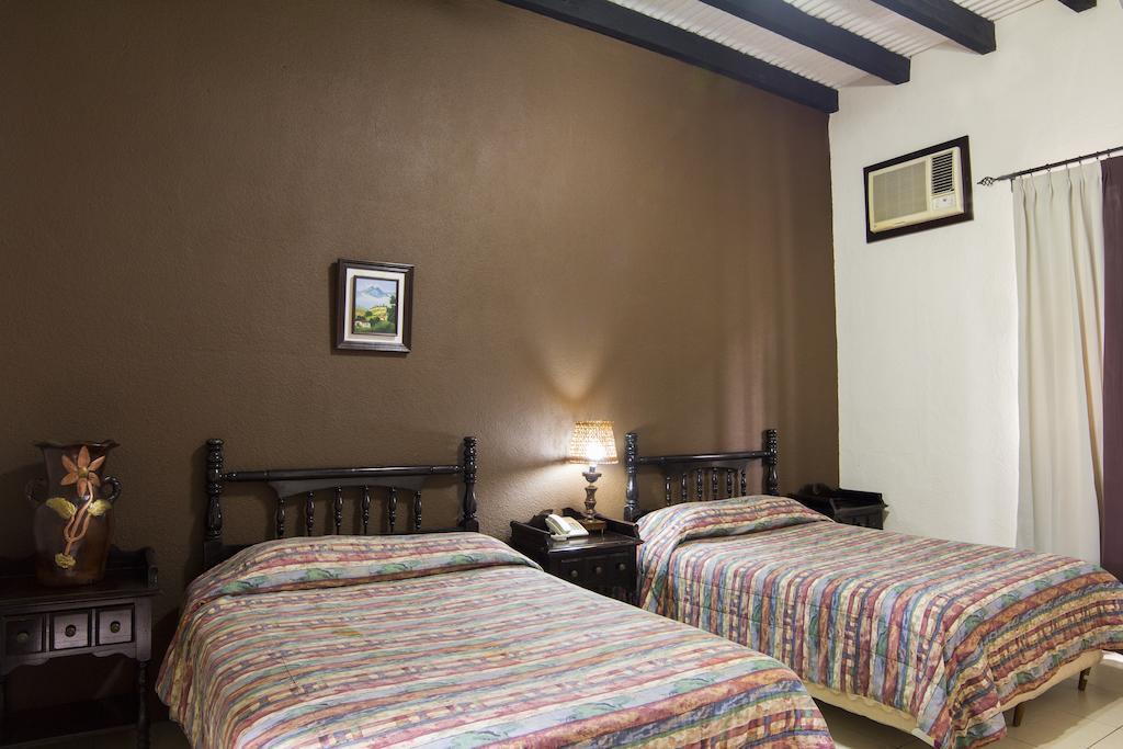 Hotel Posada de Don José Retalhuleu Habitación foto