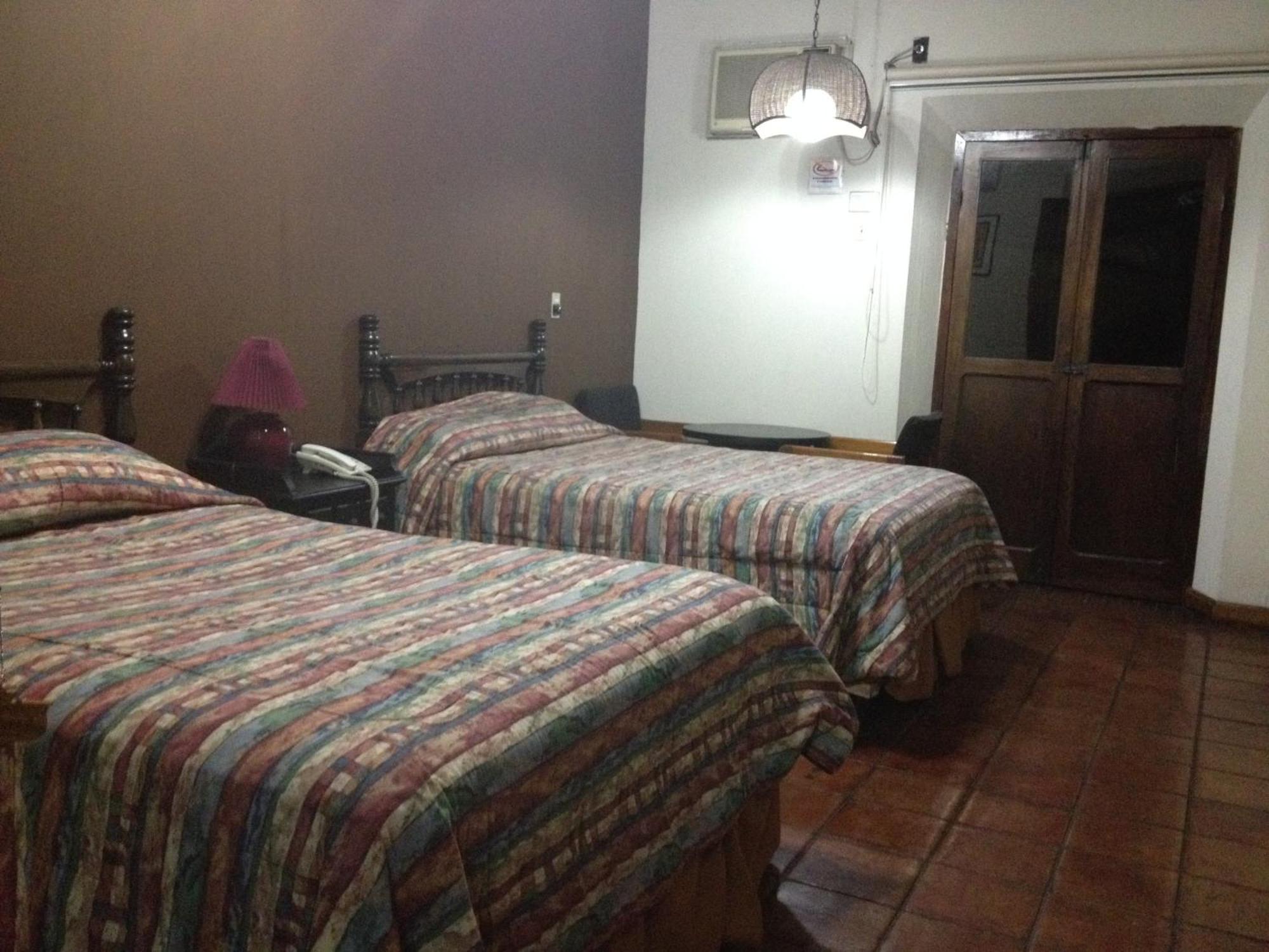 Hotel Posada de Don José Retalhuleu Habitación foto