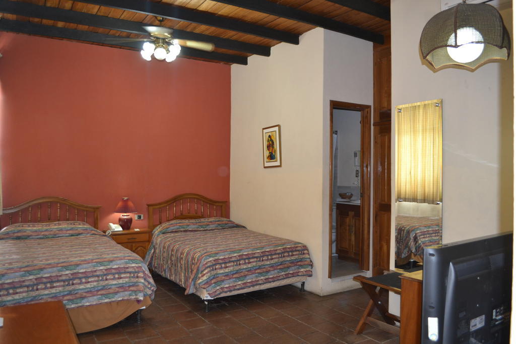 Hotel Posada de Don José Retalhuleu Habitación foto